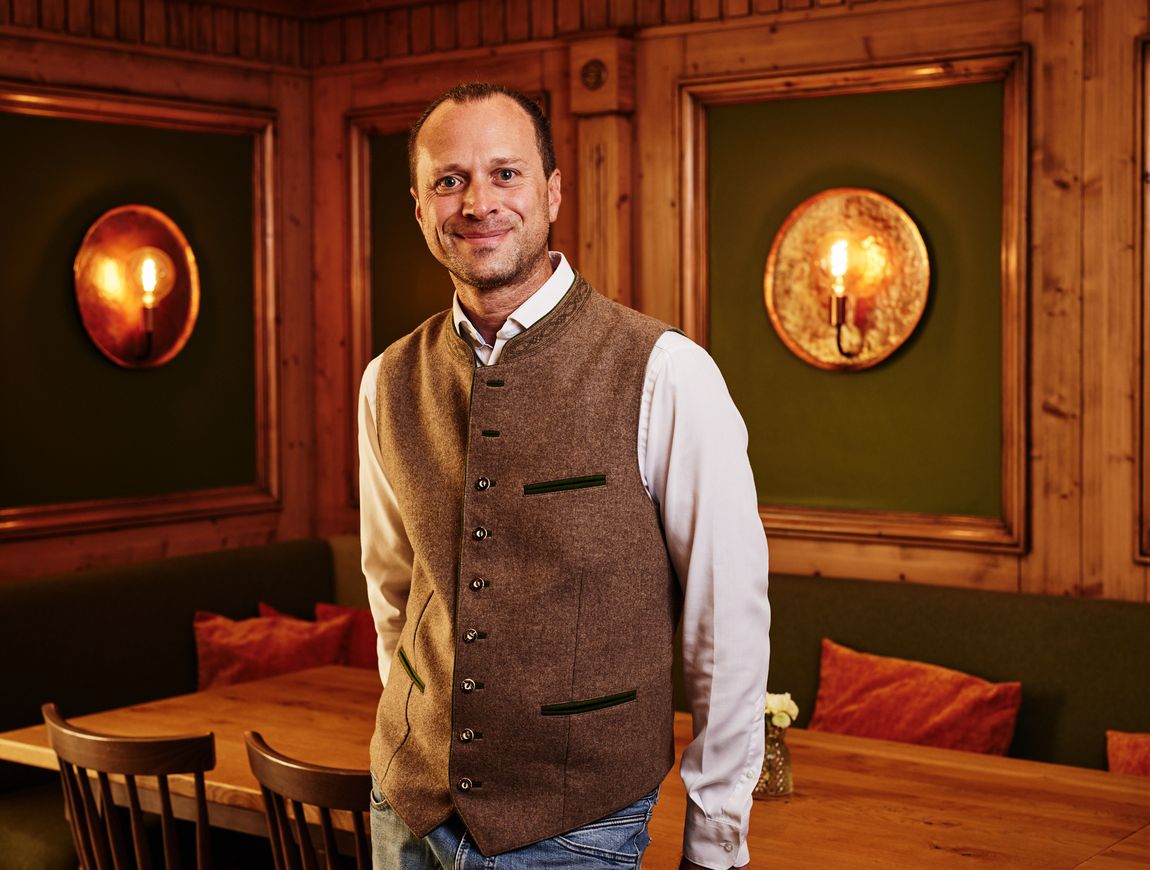 Portrait Barchef/Stellv. Restaurantleiter Anatol Voss Hotel Prinzregent